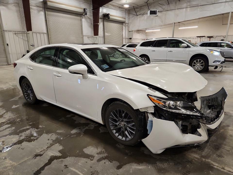 2018 LEXUS ES 350 — Фото 4 из 12