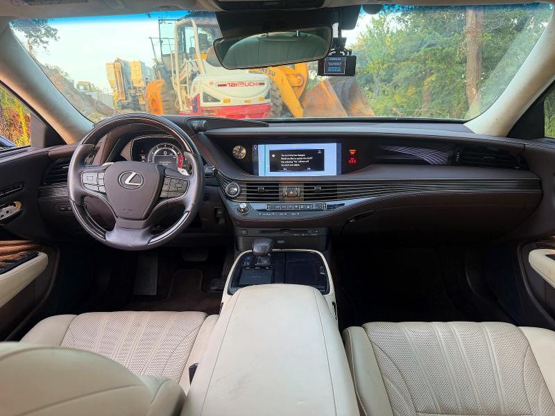 2018 LEXUS LS 500 — Фото 9 из 10