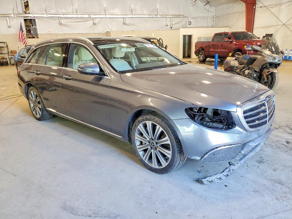 2018 MERCEDES-BENZ E 400 4MATIC — Фото 4 из 14