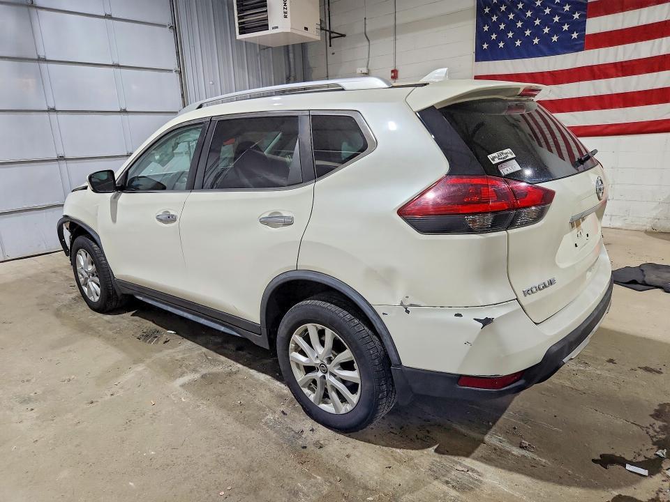 2018 NISSAN ROGUE SV — Фото 2 из 13