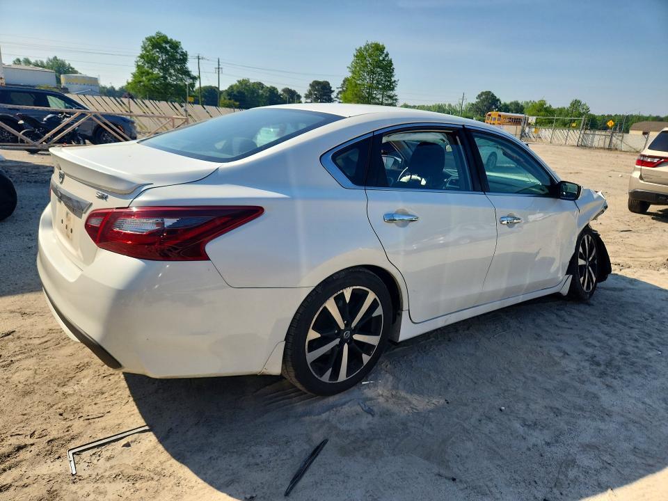 2018 NISSAN ALTIMA 2.5 SR — Фото 3 из 13