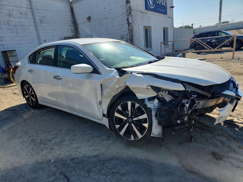 2018 NISSAN ALTIMA 2.5 SR — Фото 4 из 13