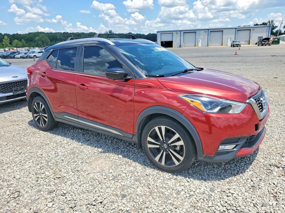 2018 NISSAN KICKS SR — Фото 4 из 13