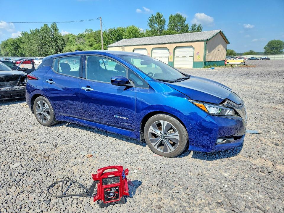 2018 NISSAN LEAF SL — Фото 4 из 12