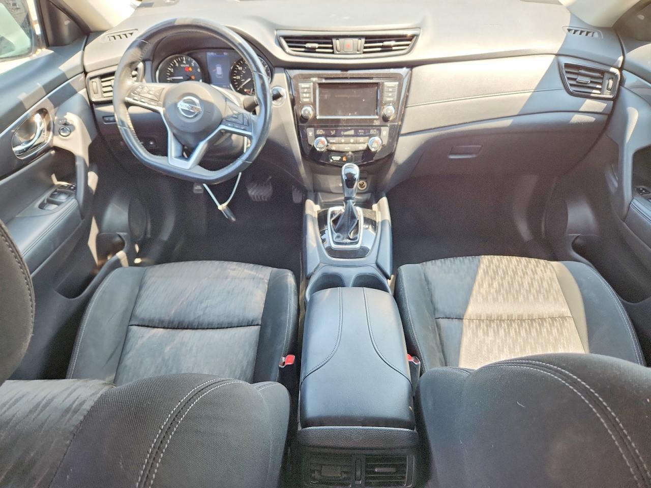 2018 NISSAN ROUGE — Фото 8 из 13