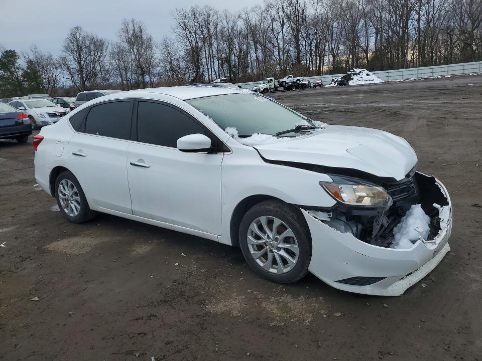 2018 NISSAN SENTRA SV — Фото 4 из 12