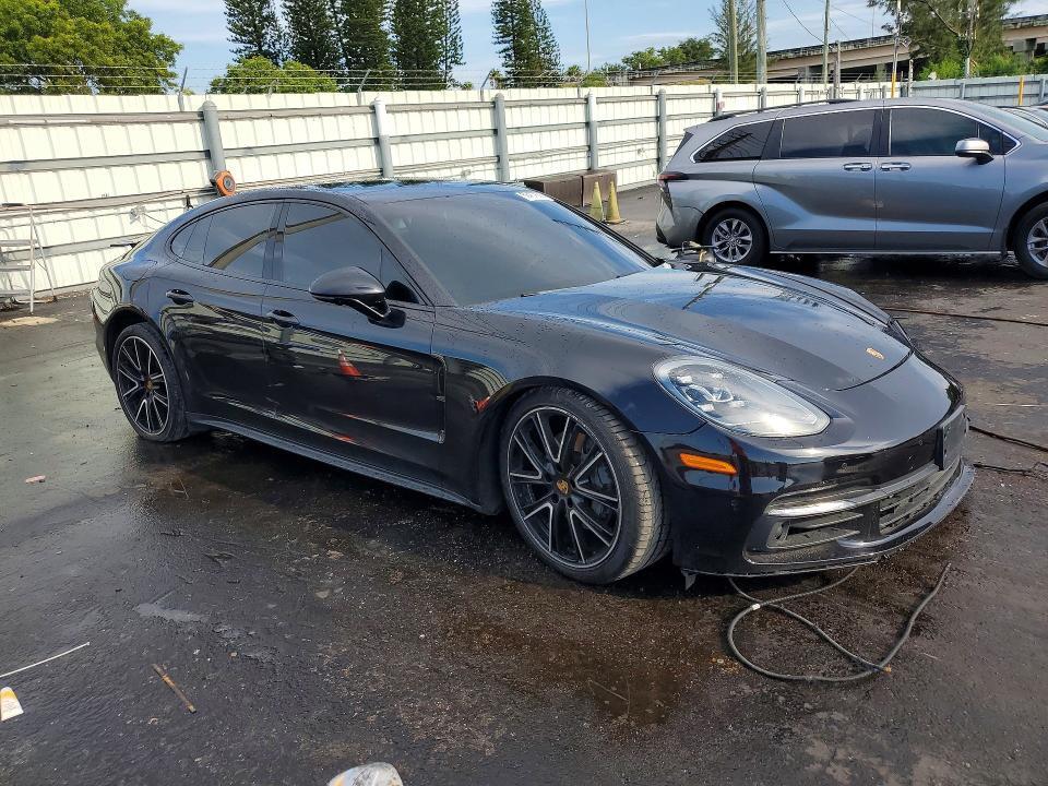 2018 PORSCHE PANAMERA 4S — Фото 4 из 12