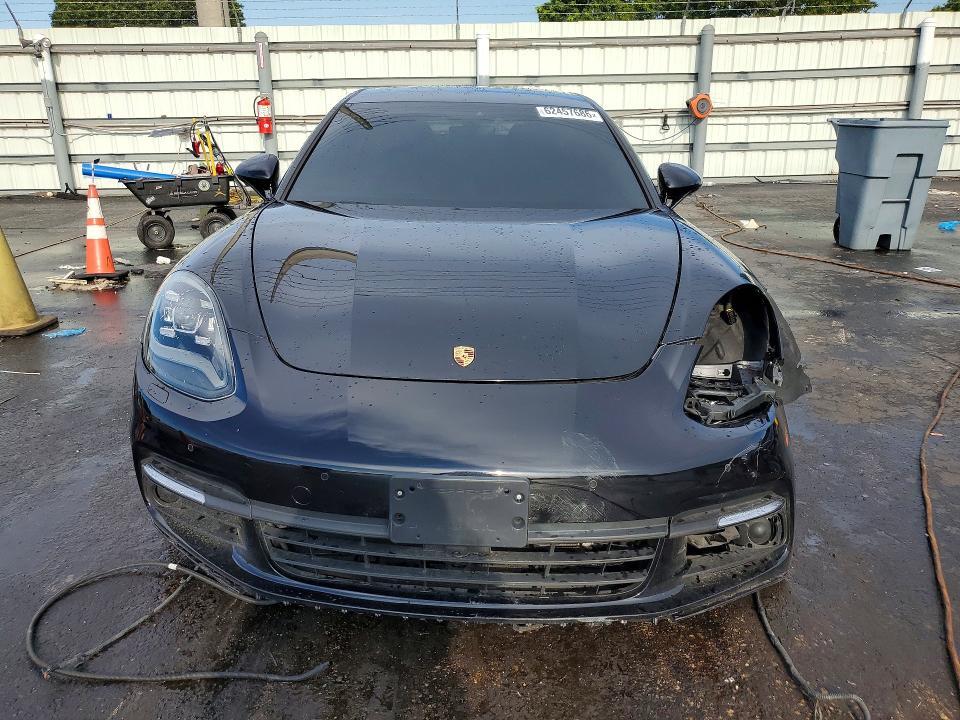 2018 PORSCHE PANAMERA 4S — Фото 5 из 12
