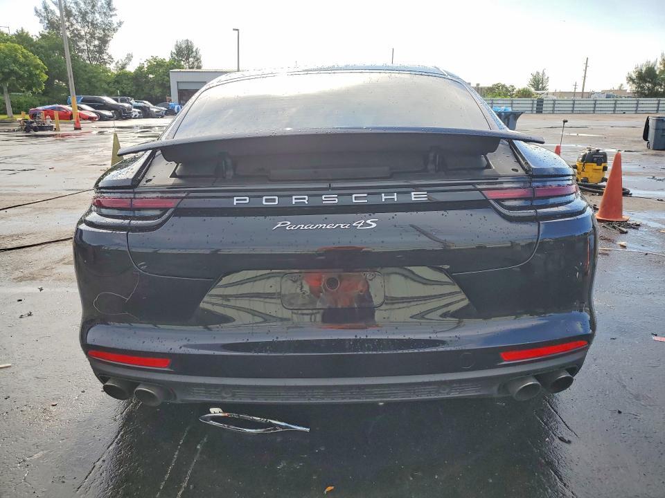 2018 PORSCHE PANAMERA 4S — Фото 6 из 12