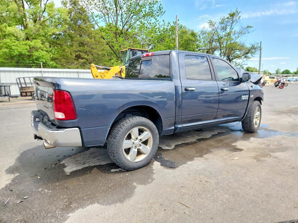 2018 RAM 1500 SLT — Фото 3 из 12