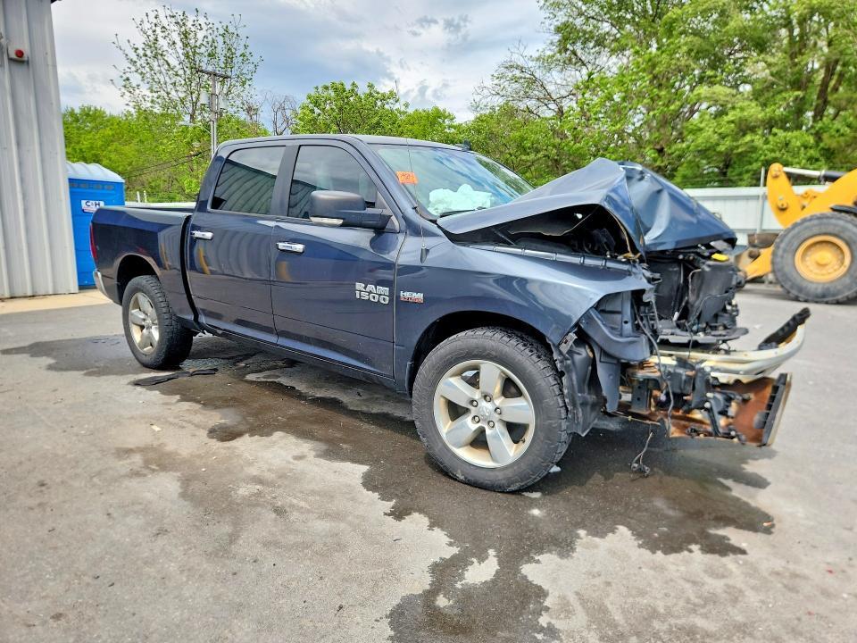 2018 RAM 1500 SLT — Фото 4 из 12