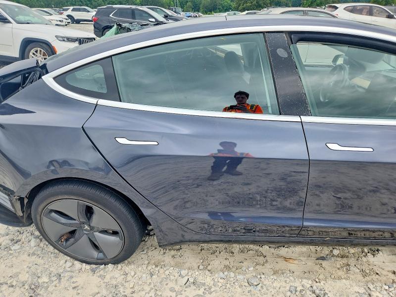 2018 TESLA MODEL 3 — Фото 10 из 12