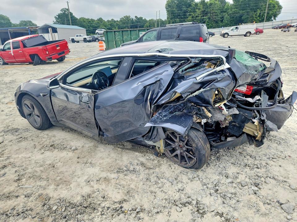 2018 TESLA MODEL 3 — Фото 2 из 12