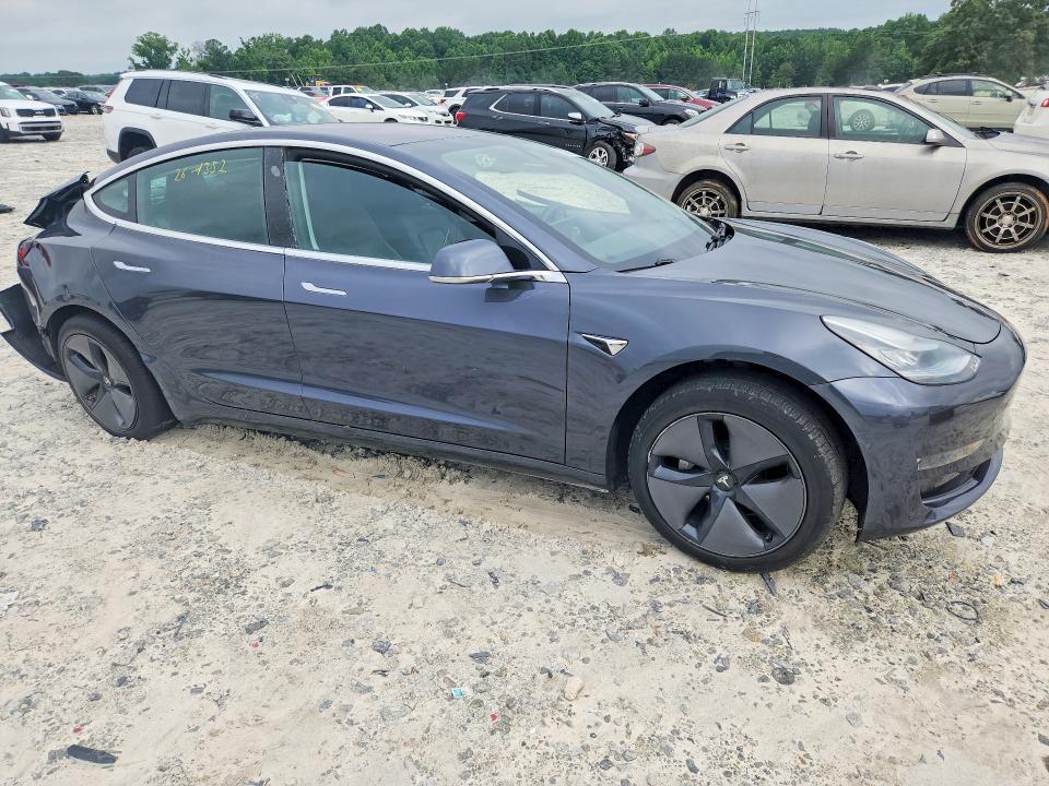 2018 TESLA MODEL 3 — Фото 4 из 12