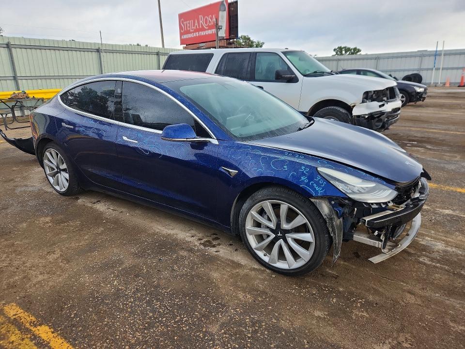 5YJ3E1EB6JF185477 2018 TESLA MODEL 3 photo no. 4