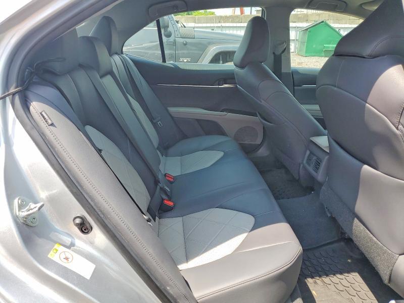 2018 TOYOTA CAMRY XLE — Фото 10 из 12