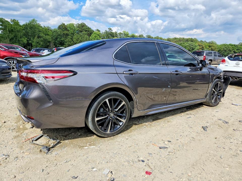 2018 TOYOTA CAMRY XSE — Фото 3 из 12