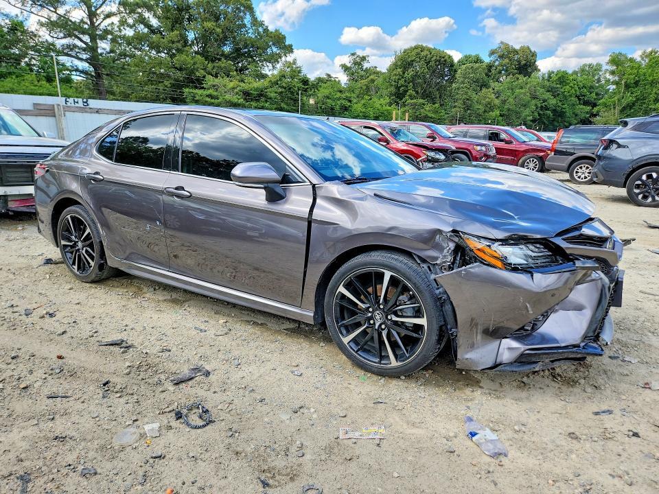 2018 TOYOTA CAMRY XSE — Фото 4 из 12