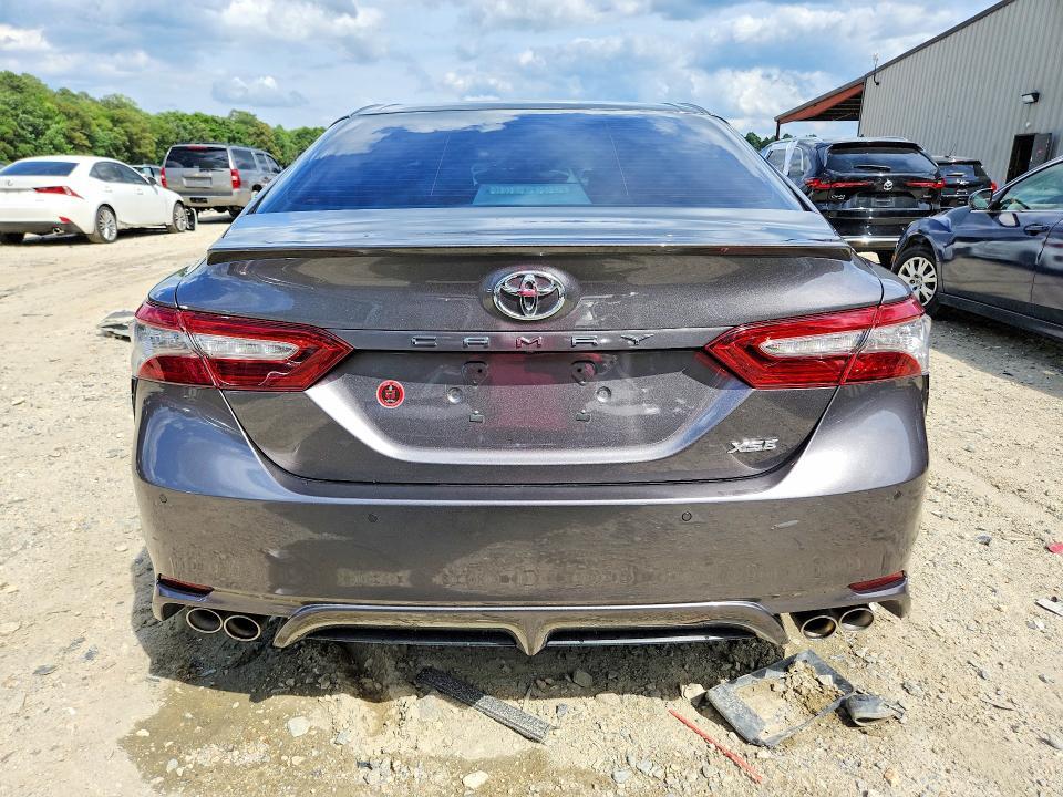 2018 TOYOTA CAMRY XSE — Фото 6 из 12