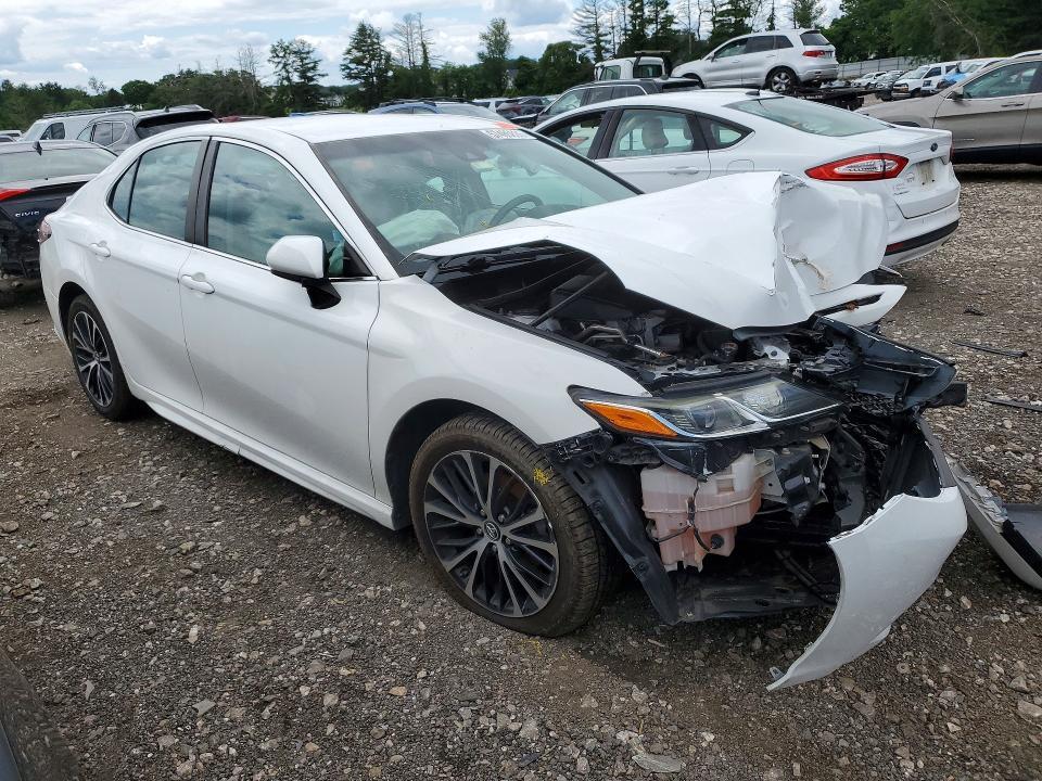 2018 TOYOTA CAMRY SE — Фото 4 из 12