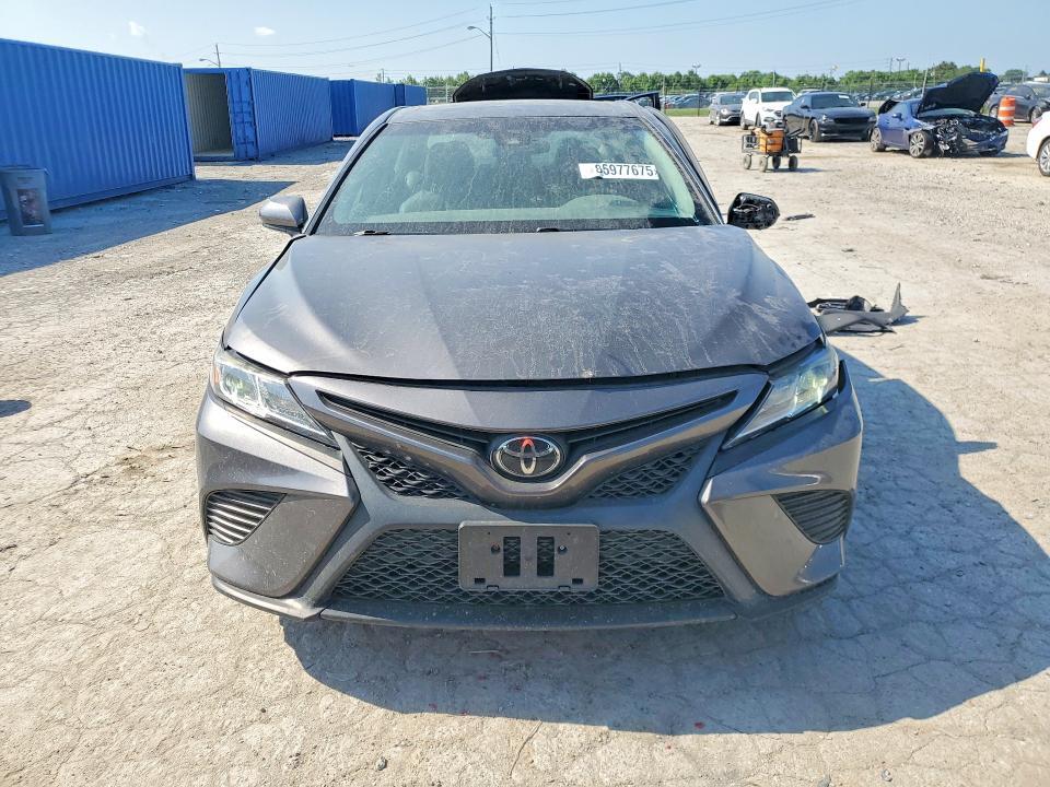 2018 TOYOTA CAMRY SE — Фото 5 из 13