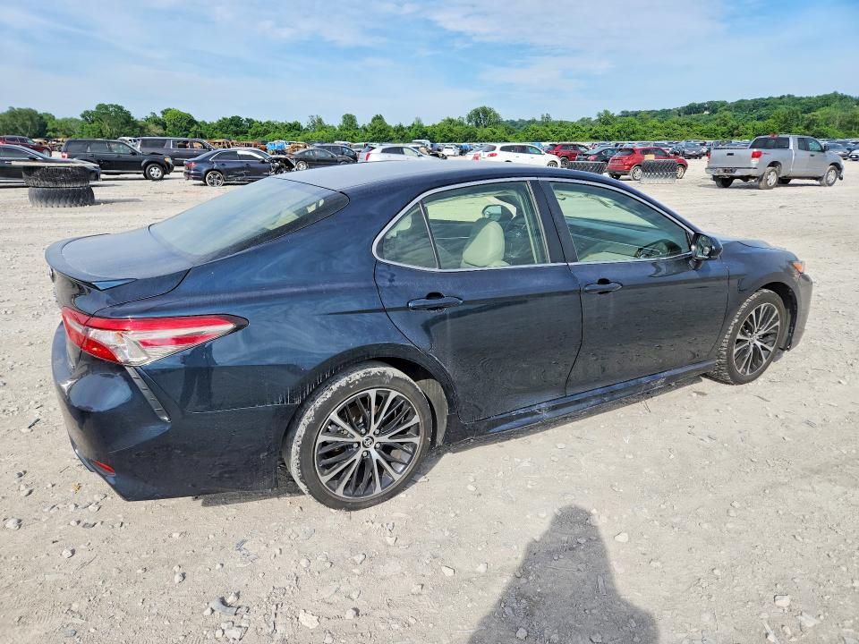 2018 TOYOTA CAMRY SE — Фото 3 из 12
