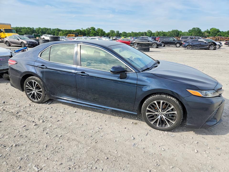 2018 TOYOTA CAMRY SE — Фото 4 из 12