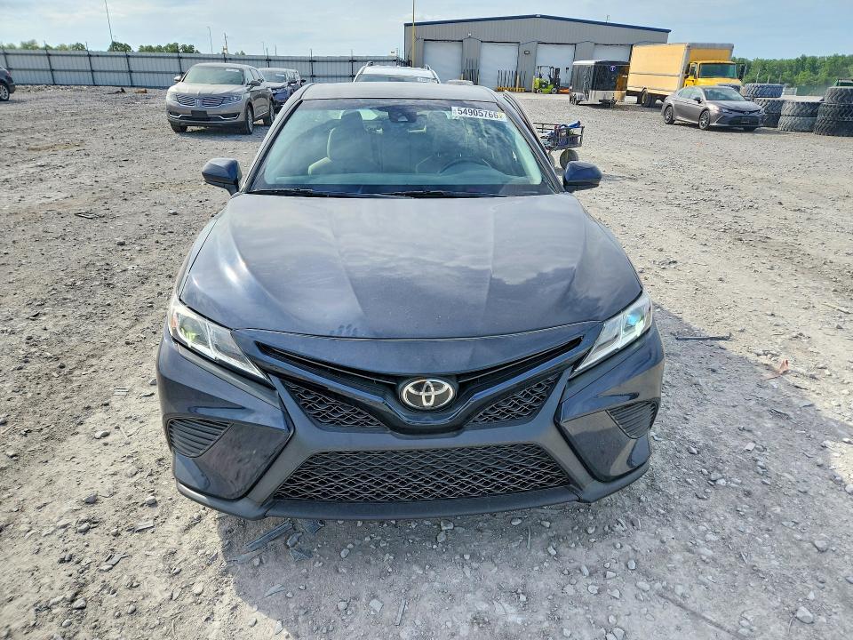 2018 TOYOTA CAMRY SE — Фото 5 из 12