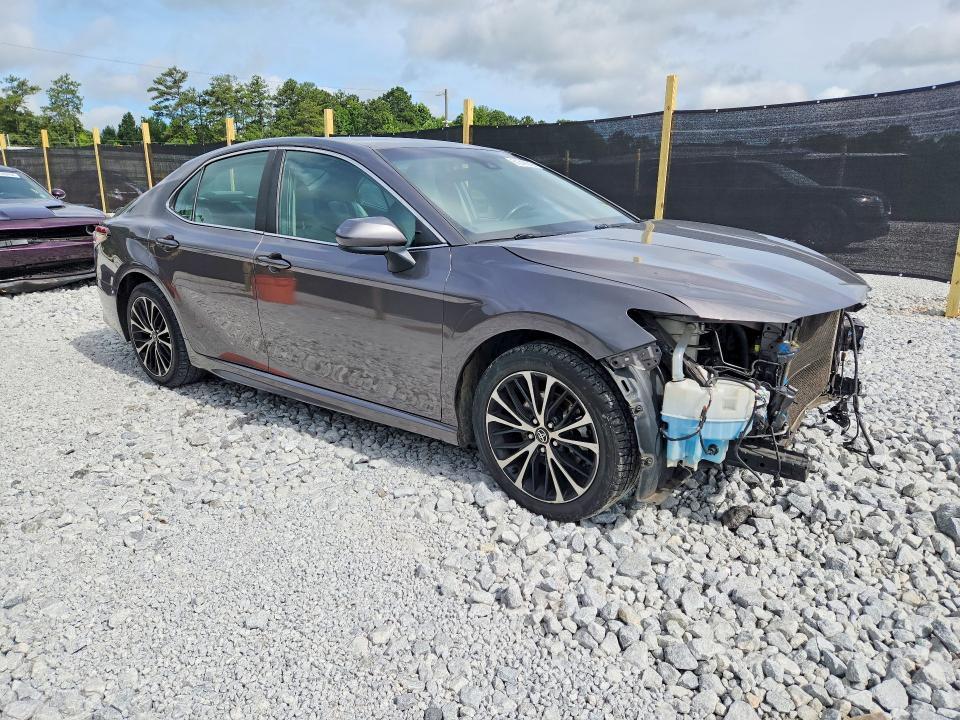 2018 TOYOTA CAMRY SE — Фото 4 из 13
