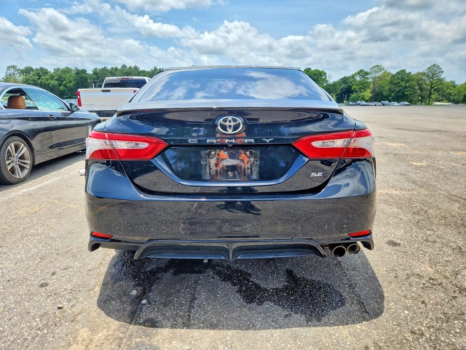 2018 TOYOTA CAMRY SE — Фото 6 из 13