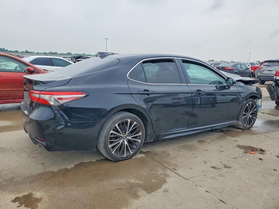 2018 TOYOTA CAMRY SE — Фото 3 из 12