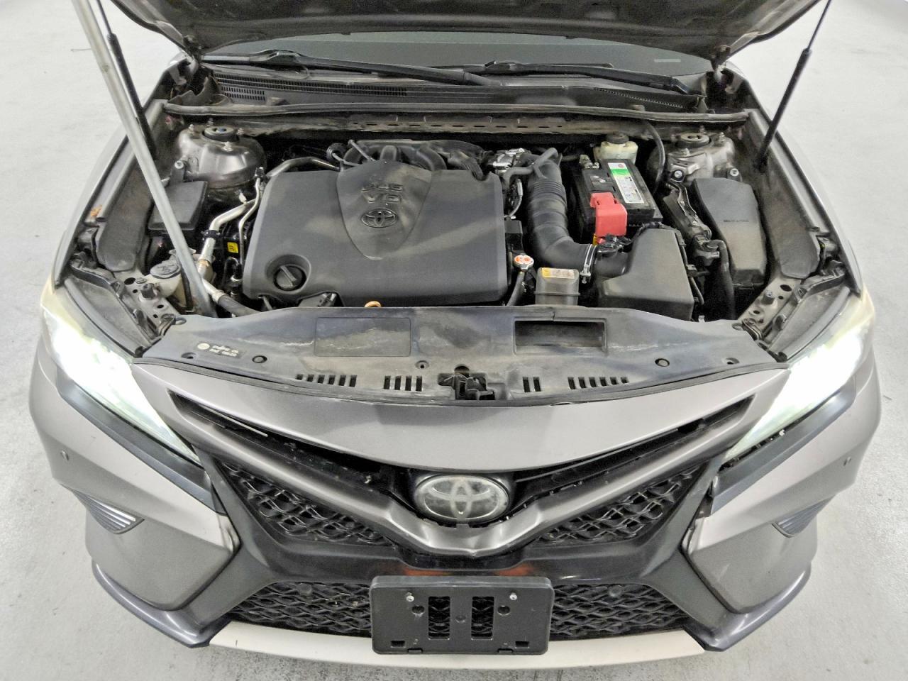 4T1BZ1HK5JU013729 2018 TOYOTA CAMRY photo no. 11