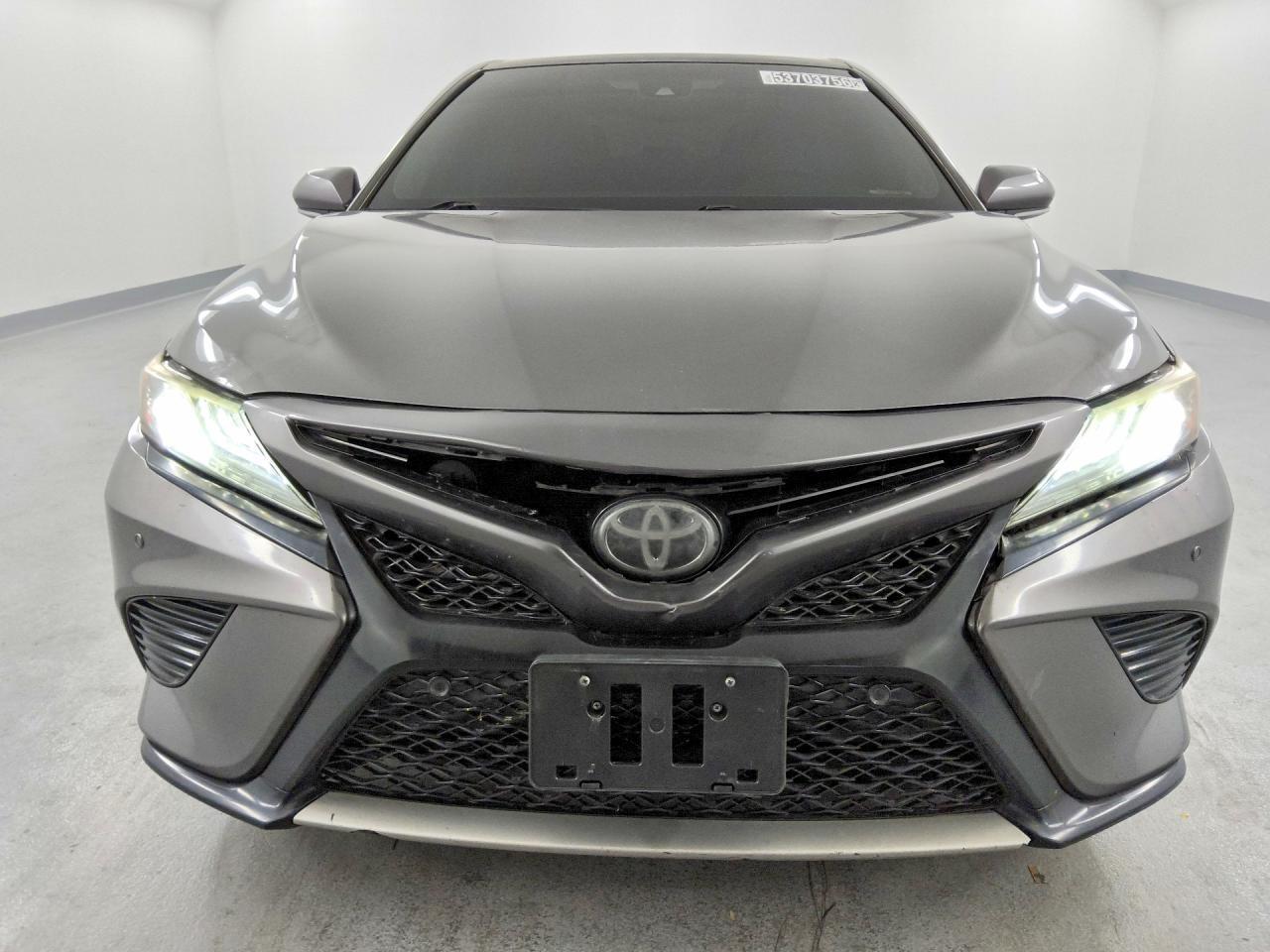 4T1BZ1HK5JU013729 2018 TOYOTA CAMRY photo no. 5