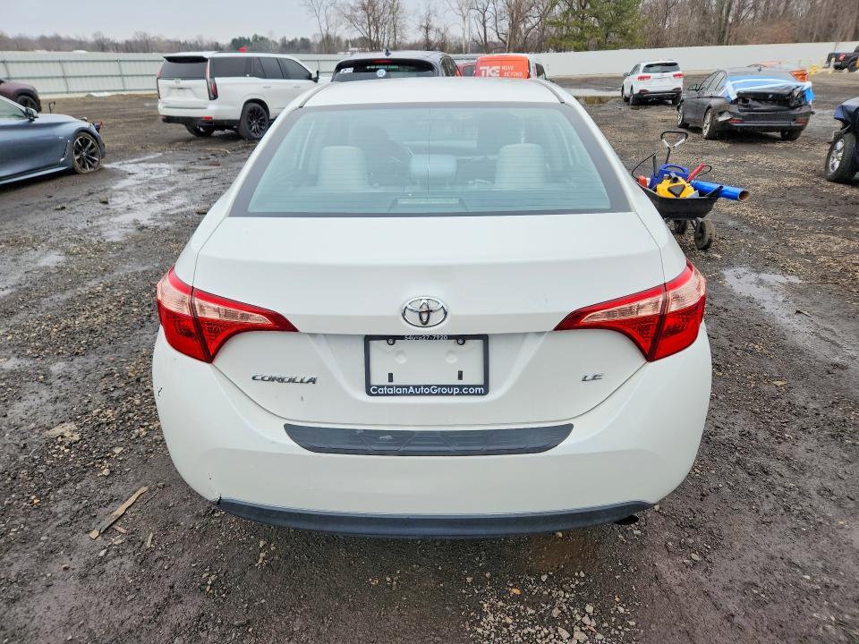 5YFBURHE8JP800277 2018 TOYOTA COROLLA photo no. 6