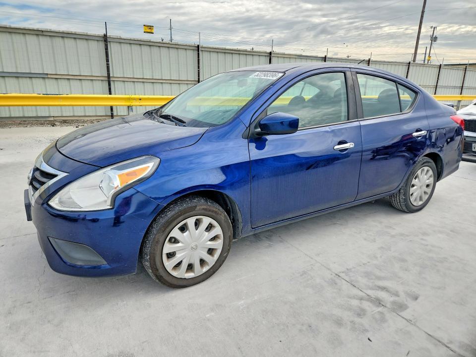 3N1CN7AP8JL865213 2018 NISSAN VERSA photo no. 1
