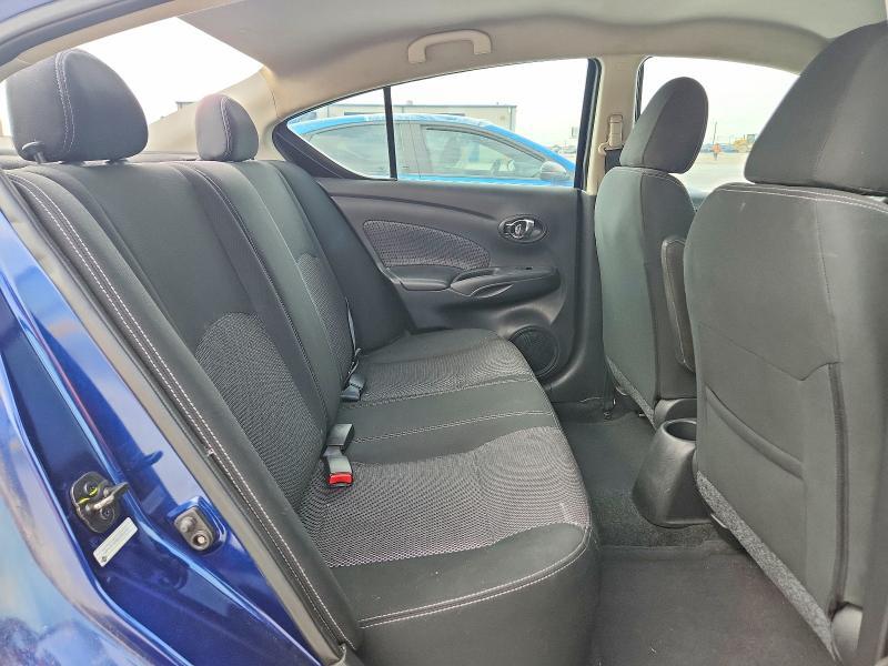3N1CN7AP8JL865213 2018 NISSAN VERSA photo no. 10