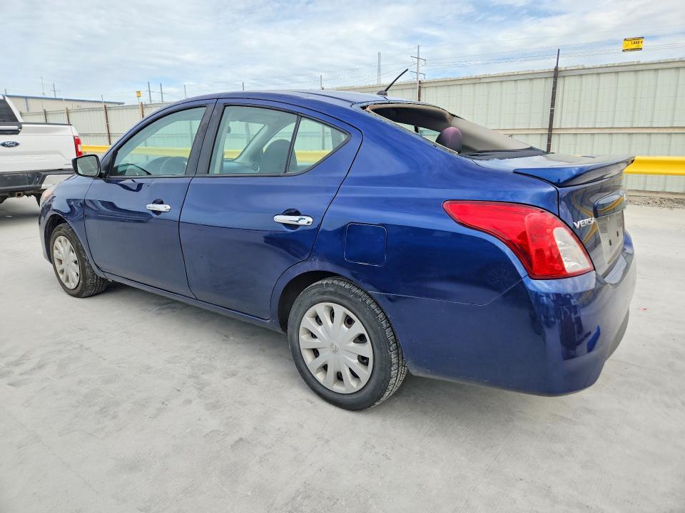 3N1CN7AP8JL865213 2018 NISSAN VERSA photo no. 2