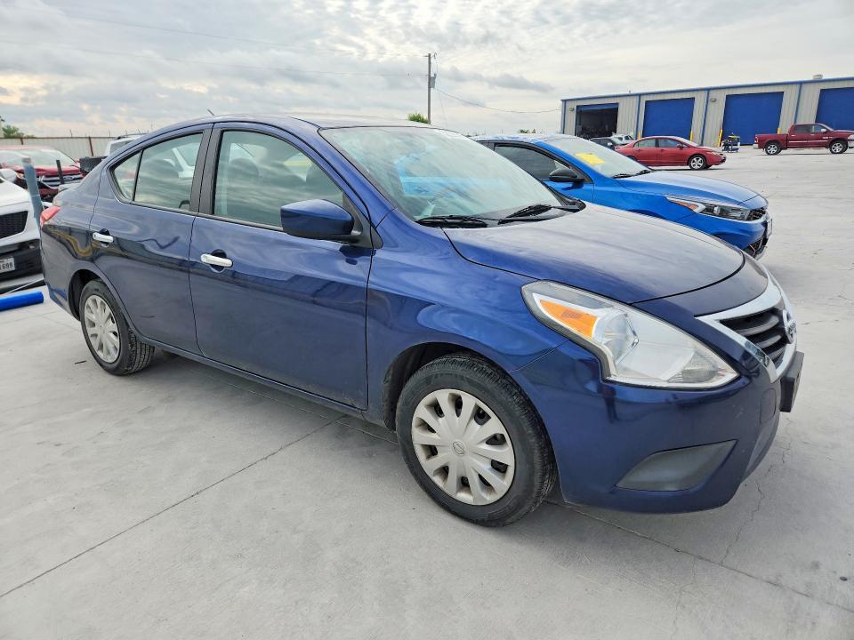 3N1CN7AP8JL865213 2018 NISSAN VERSA photo no. 4