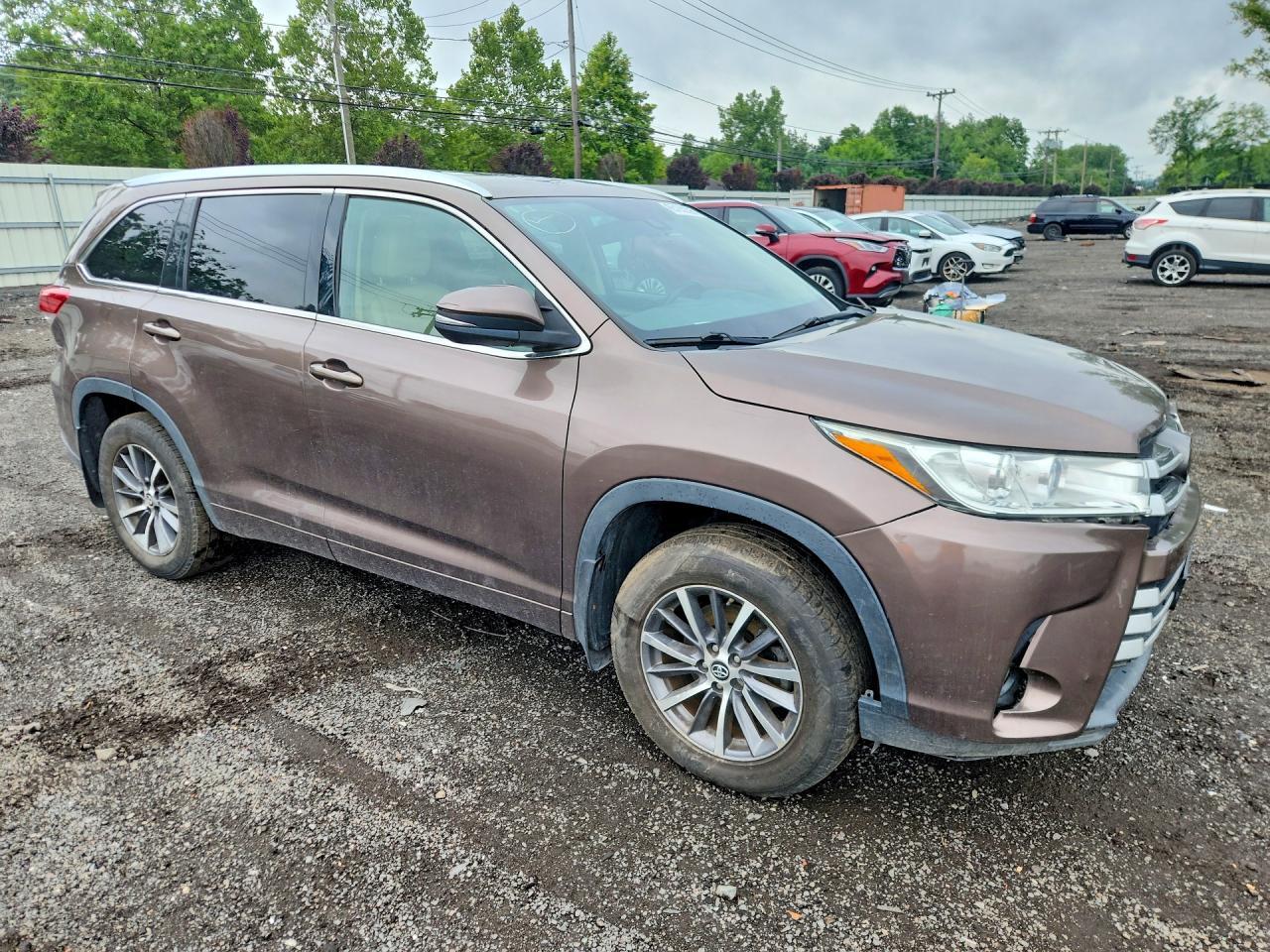 2018 TOYOTA HIGHLANDER XLE — Фото 4 из 13