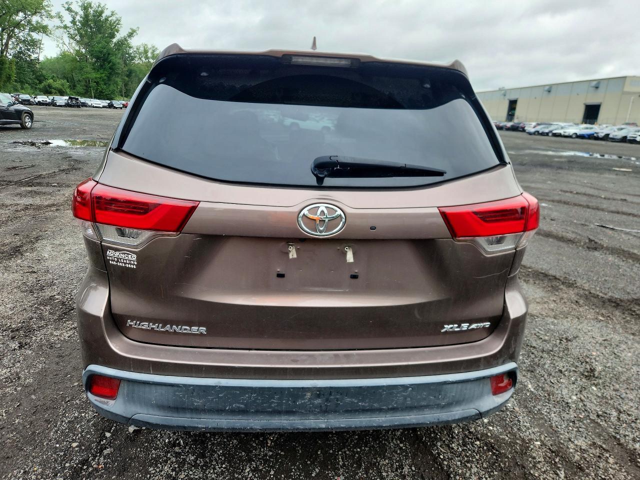 2018 TOYOTA HIGHLANDER XLE — Фото 6 из 13