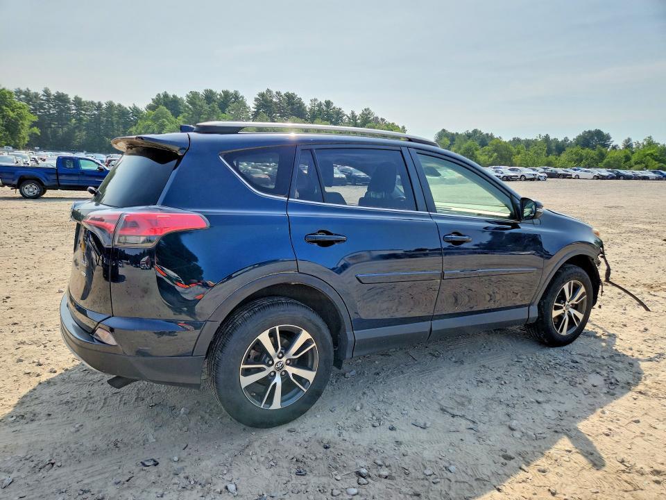 2018 TOYOTA RAV4 XLE — Фото 3 из 14