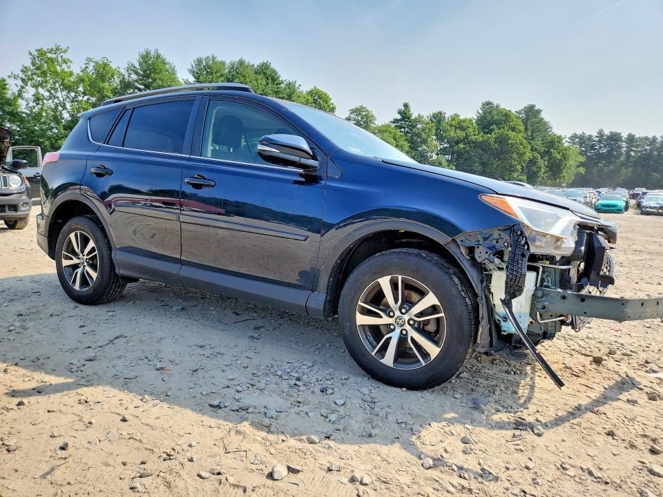 2018 TOYOTA RAV4 XLE — Фото 4 из 14