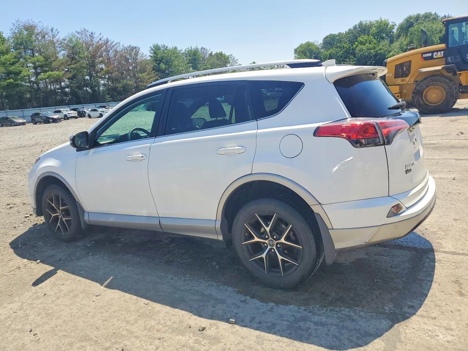 2T3JFREV8JW856221 2018 TOYOTA RAV4 photo no. 2