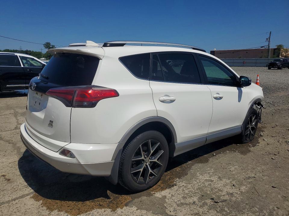 2T3JFREV8JW856221 2018 TOYOTA RAV4 photo no. 3