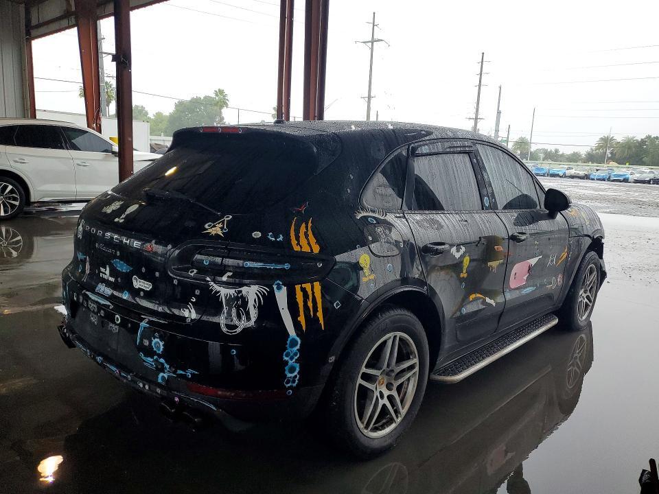 2018 PORSCHE MACAN — Фото 3 из 13