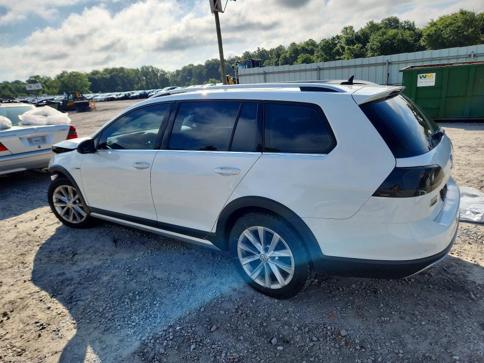 2018 VOLKSWAGEN GOLF ALLTRACK S — Фото 2 из 13