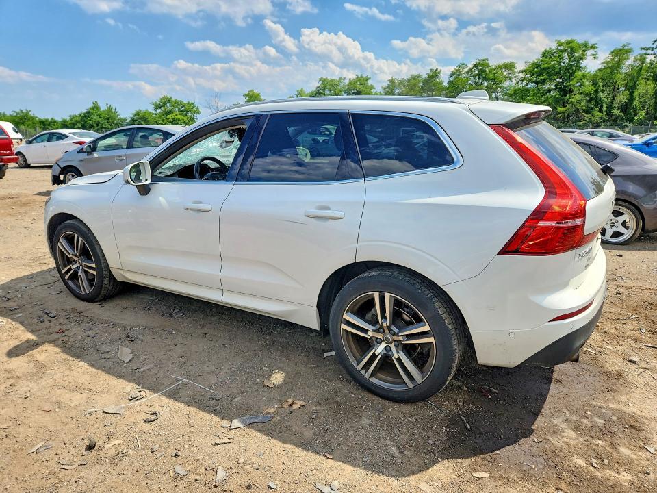 2018 VOLVO XC60 T5 — Фото 2 из 12