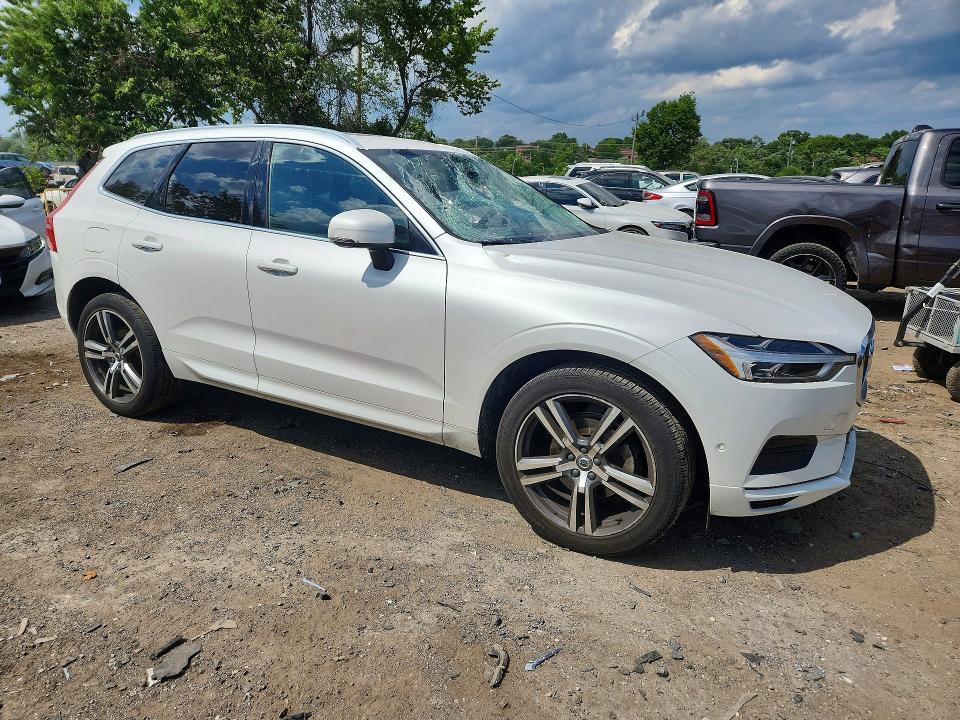 2018 VOLVO XC60 T5 — Фото 4 из 12