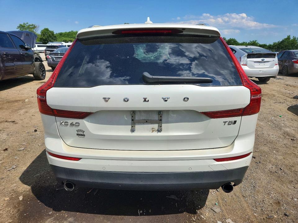 2018 VOLVO XC60 T5 — Фото 6 из 12
