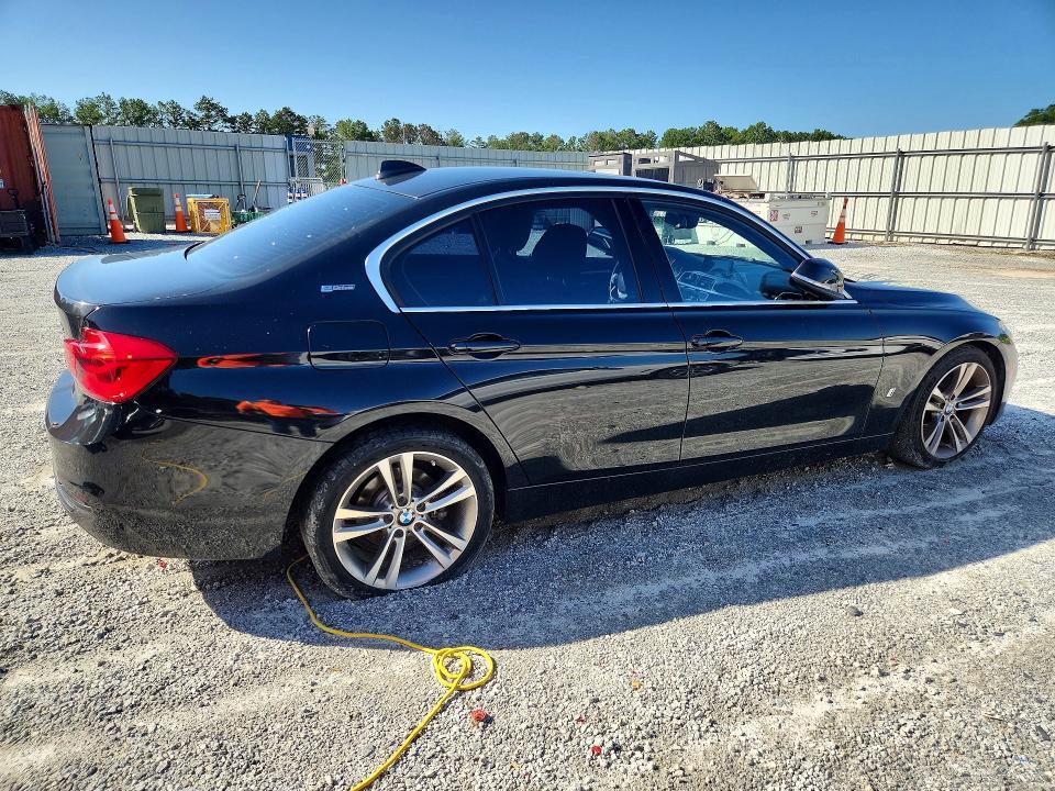 2017 BMW 330E — Фото 3 из 12